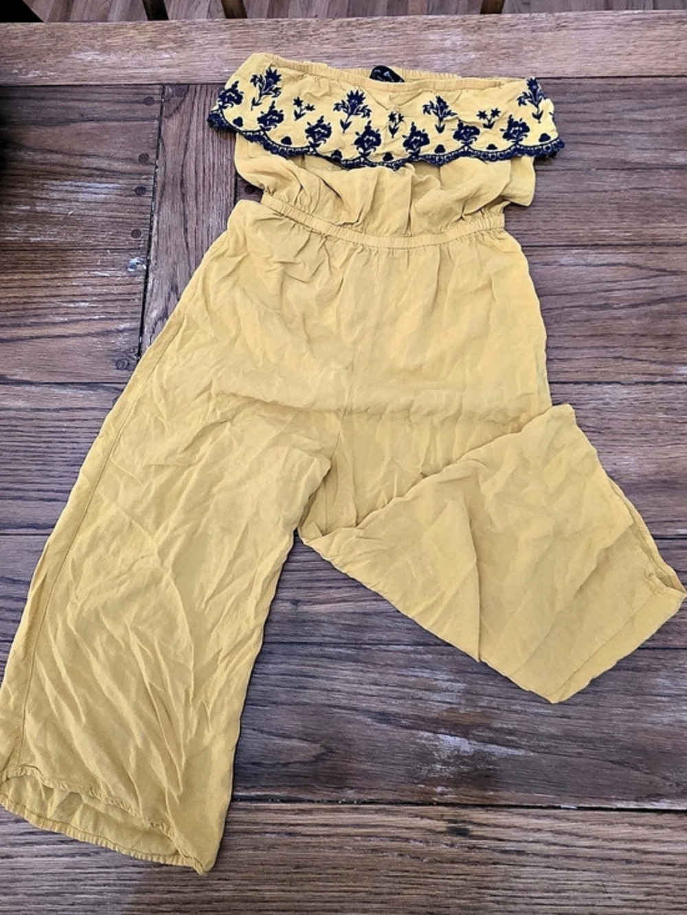 Love Tree Floral Jumpsuit in Yellow Like New